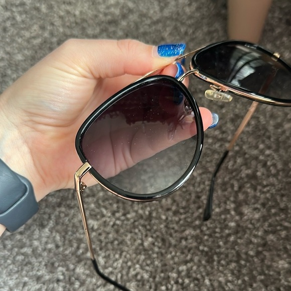 Quay Australia Black and Silver Aviator Sunglasses - Picture 6 of 8